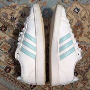 Adidas Women's Grand Court 2.0 with Cloudfoam Ortholite Insoles, 9.5, Iconic